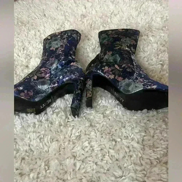 RENVY Ankle Floral Boots - Women’s - Picture 7 of 9